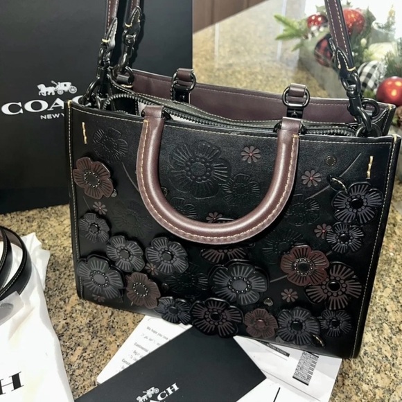 Coach collection Rogue petals leather purse - Picture 2 of 9